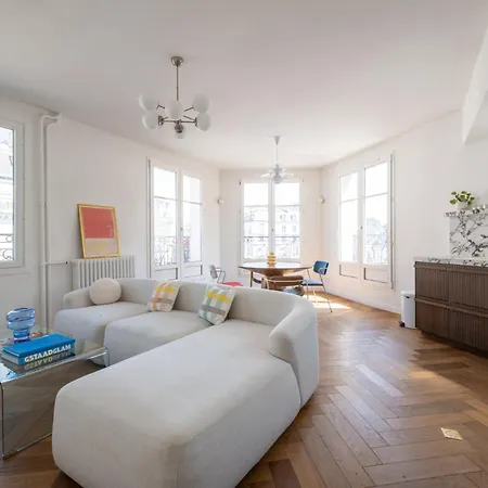 Bright And Spacious 1bdr In Διαμέρισμα *
