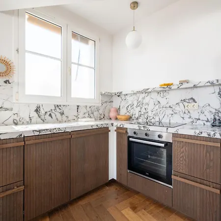 Bright And Spacious 1bdr In